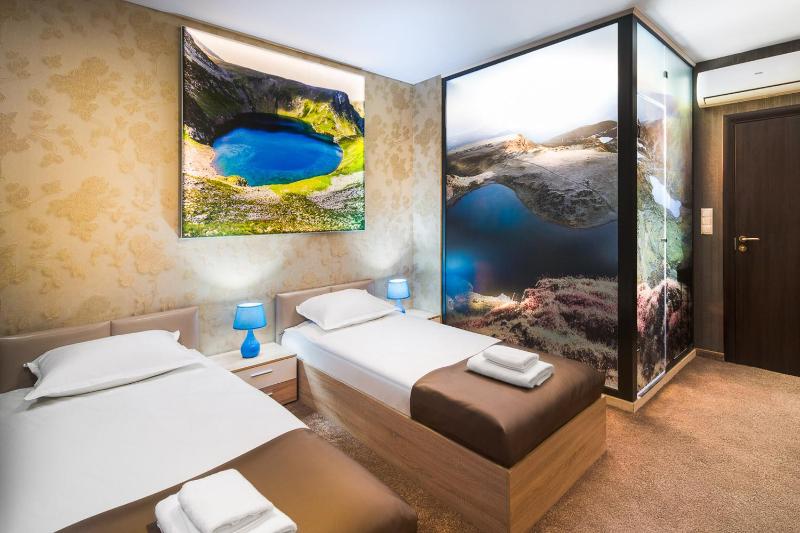 Room with 2 Separate Beds and Free Access to the Relax Zone image 4