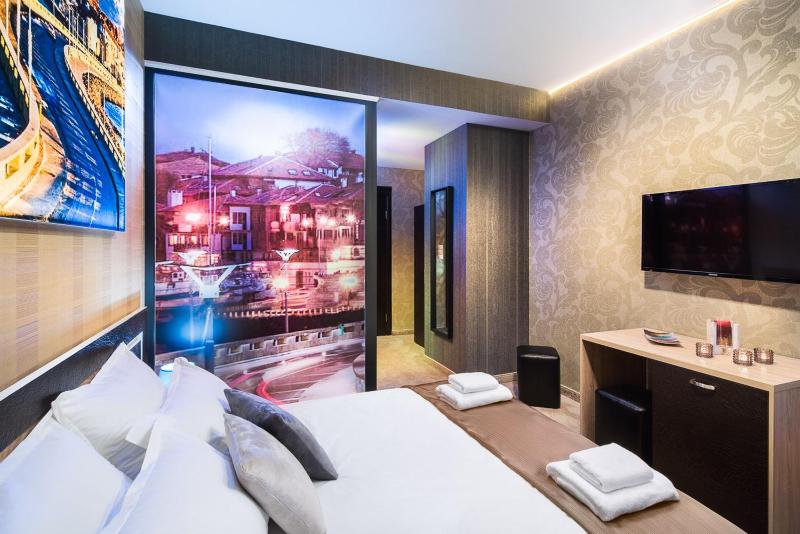 Double Room with Terrace and Free Access to Relax Zone image 1