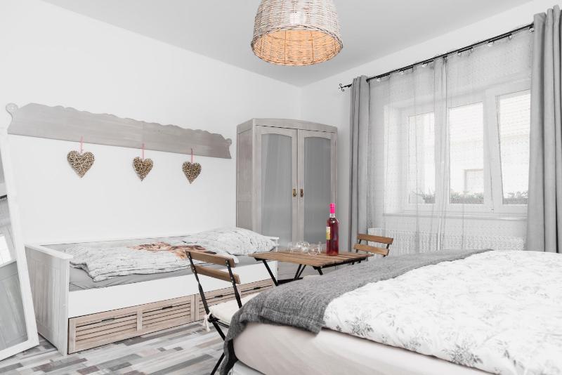 Apartment image 2