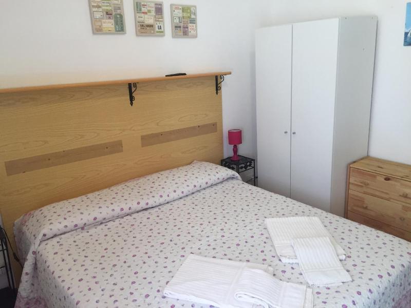 Small Double Room image 3