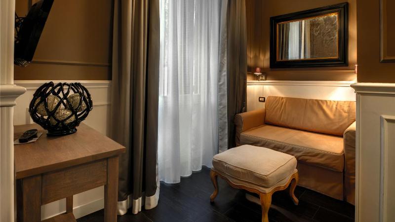 Standard Triple Room image 2