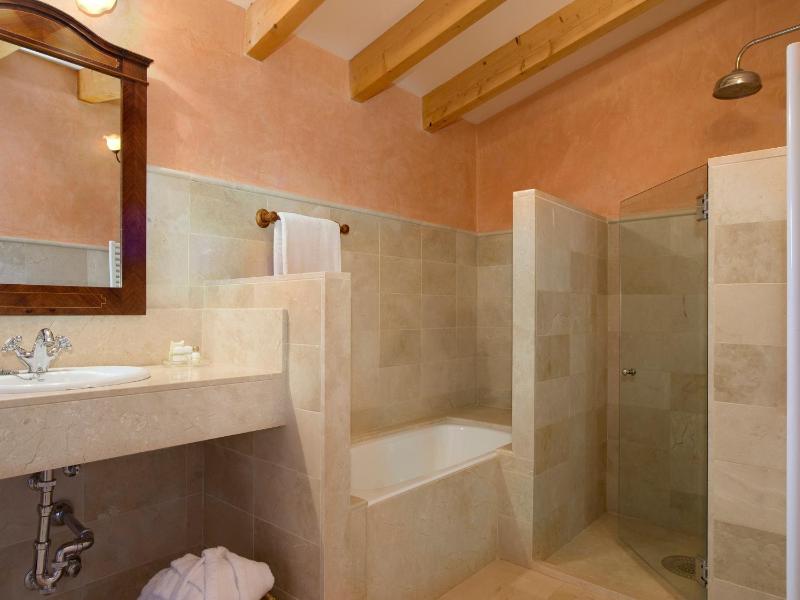 Superior Double or Twin Room image 3