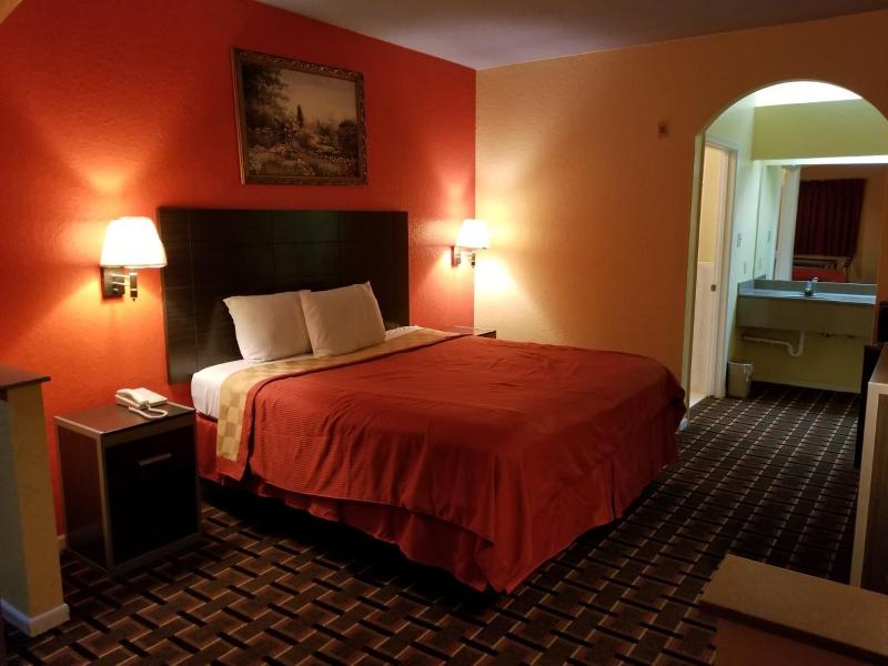 King Room image 4