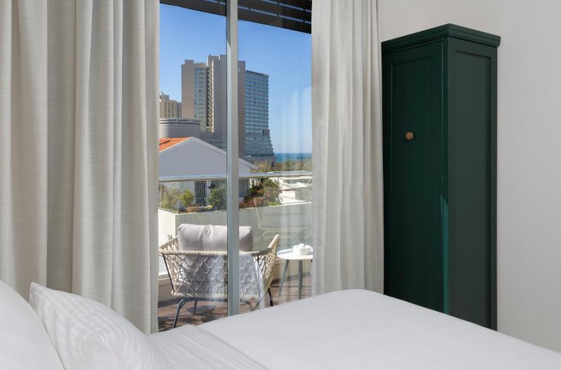 Three Bedrooms Penthouse with Sea View and Parking image 3