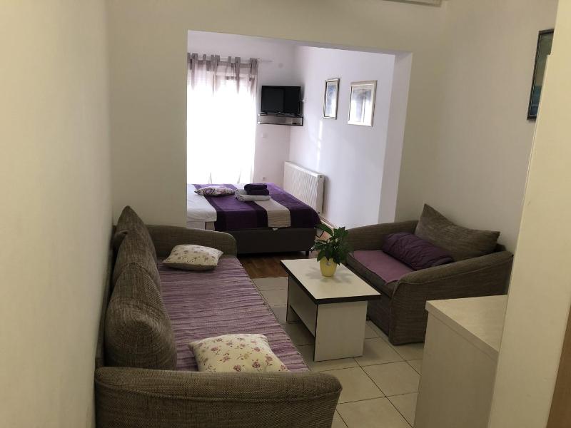 Studio Apartment with Sea View image 1