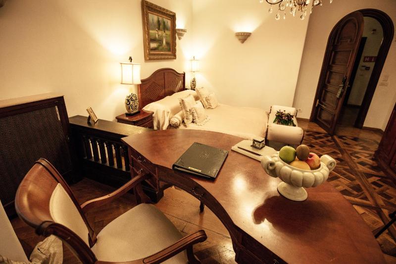 Premium Double Room image 4