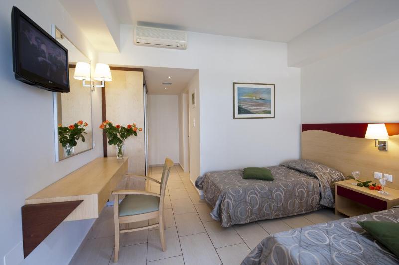 Grand Hotel Holiday Resort - image 31