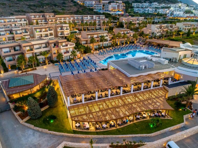 Grand Hotel Holiday Resort - image 1