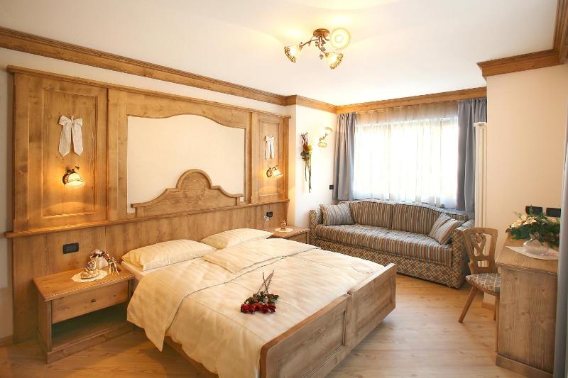 Superior Double Room image 4