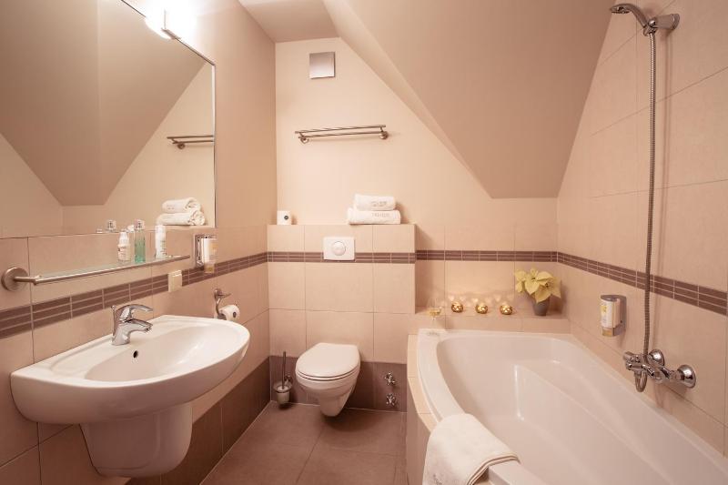 Comfort Triple Room image 2