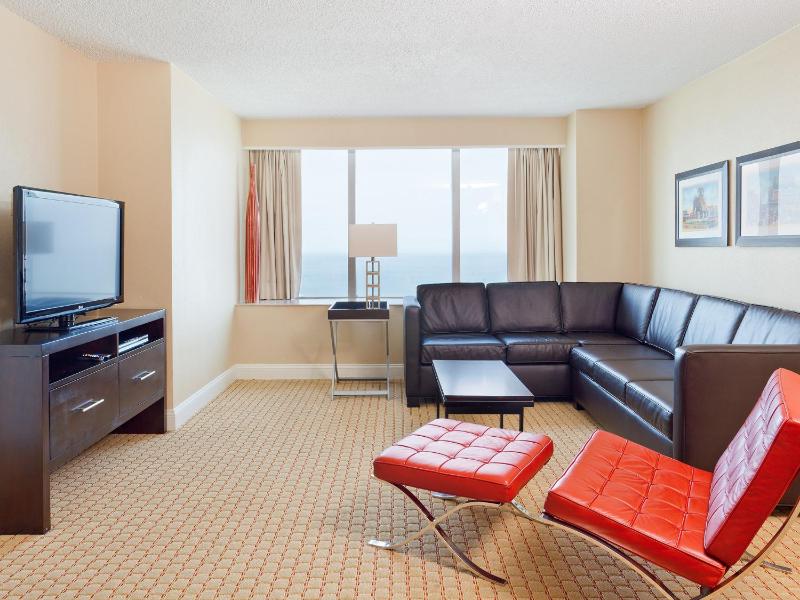 One-Bedroom Suite image 2
