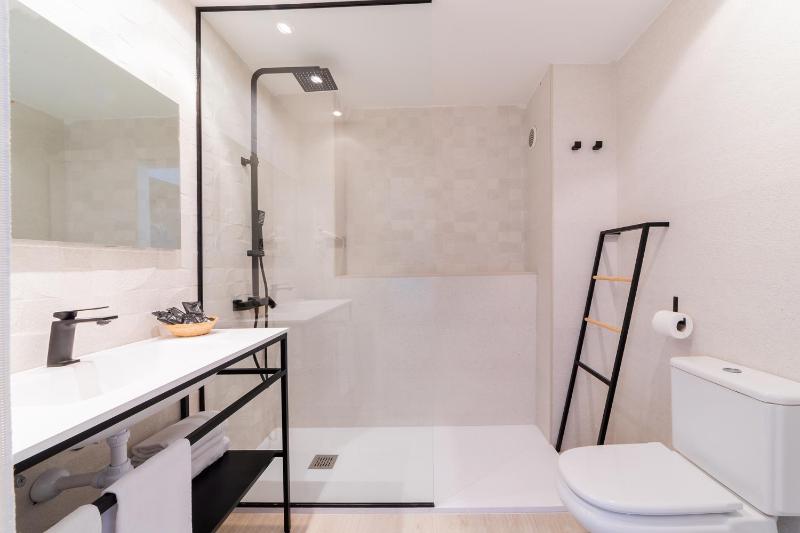 Standard Room image 1