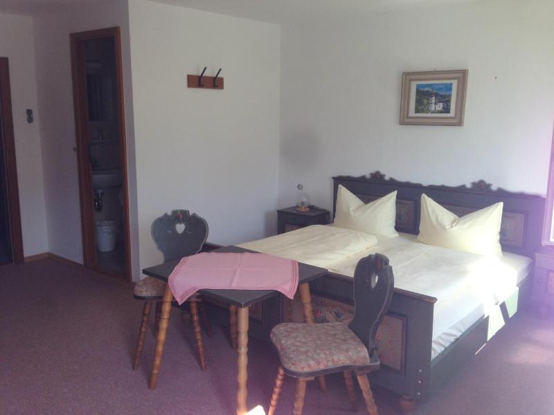 Double Room with Balcony image 4