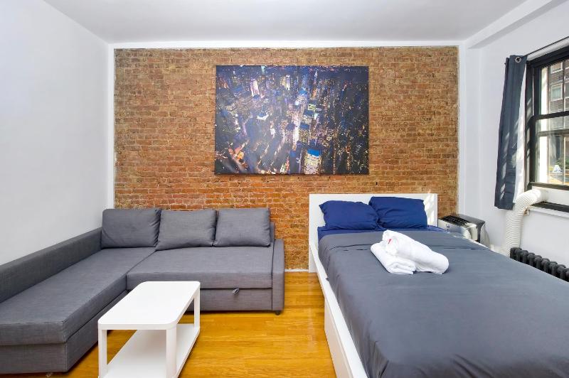 Studio Apartment image 3