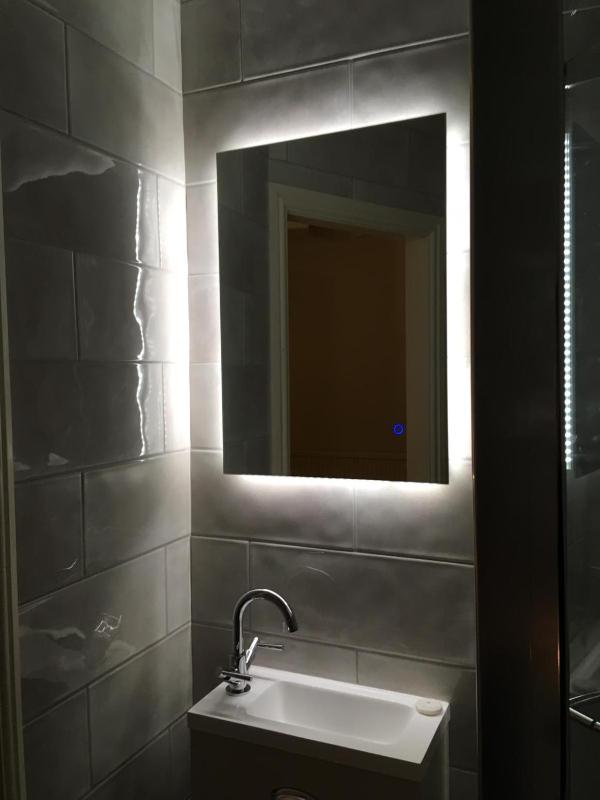 Double Room image 3