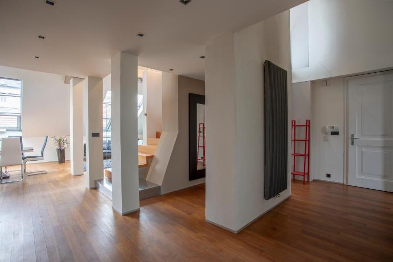 LUXURY CENTRAL DUPLEX WITH TERRACE - image 2