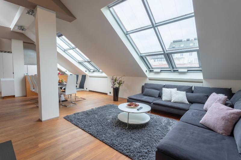 LUXURY CENTRAL DUPLEX WITH TERRACE - image 6