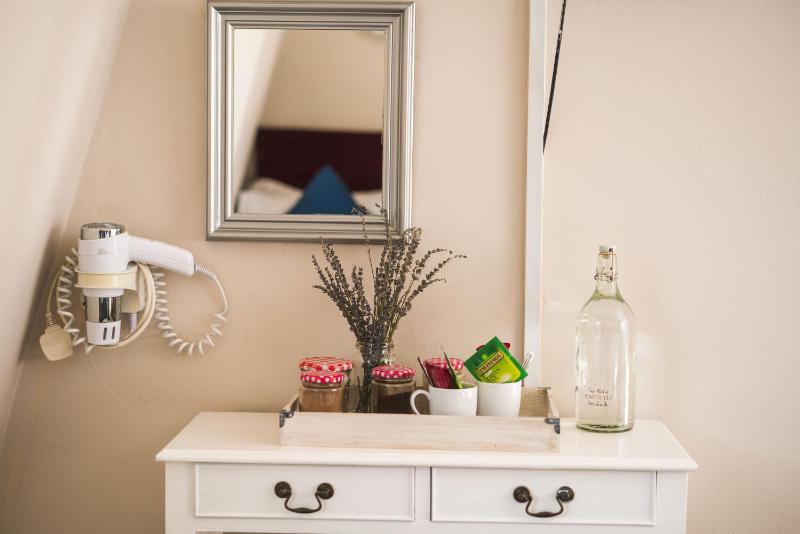 Family Room image 1