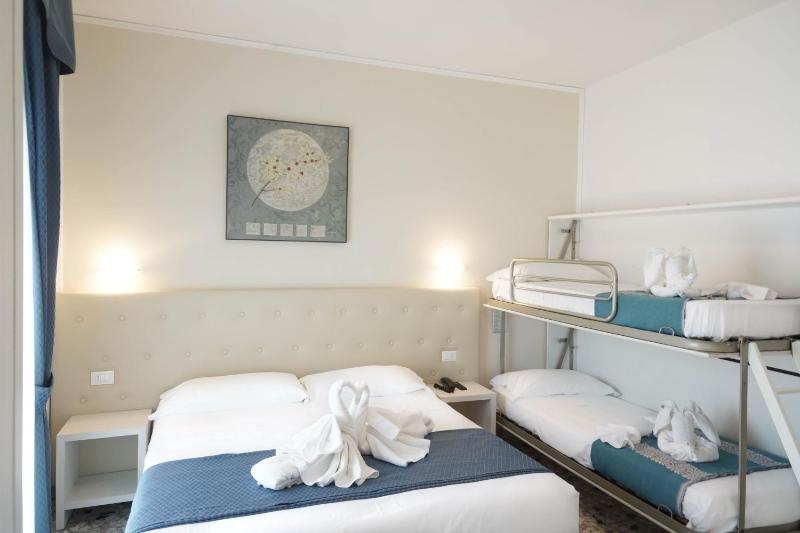 Hotel Caribe - image 40