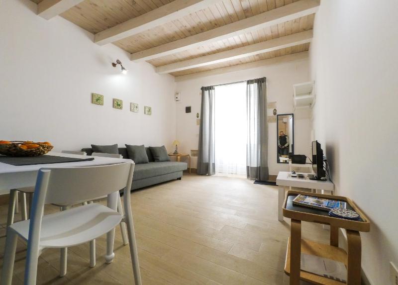 One-Bedroom Apartment image 1
