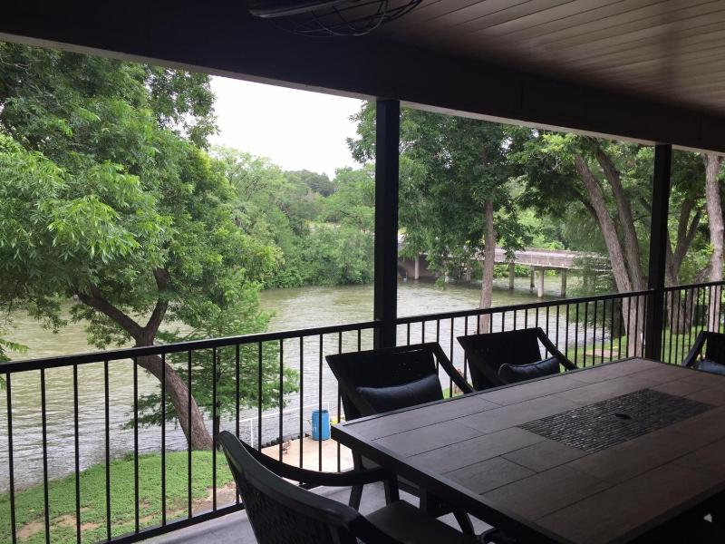 Triple Room with Balcony image 4