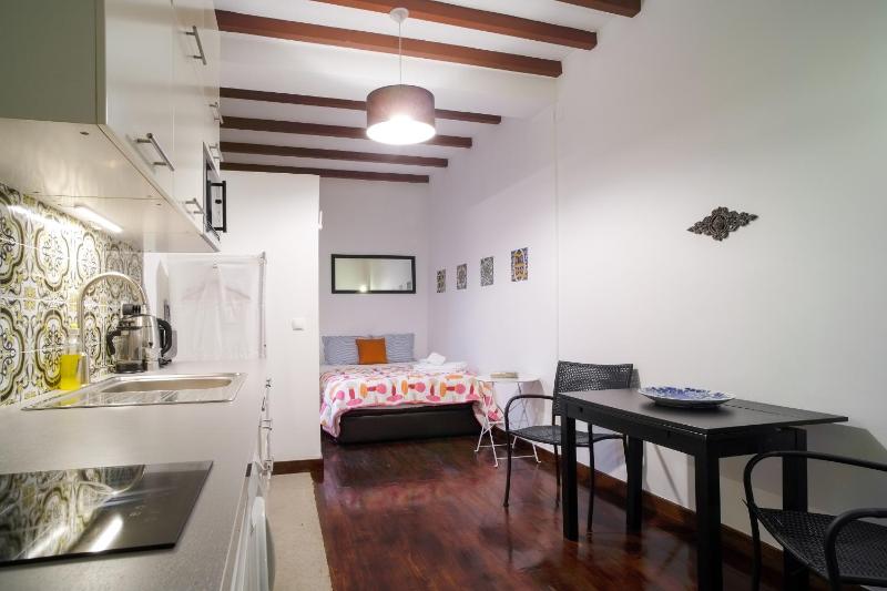 Studio Apartment image 2