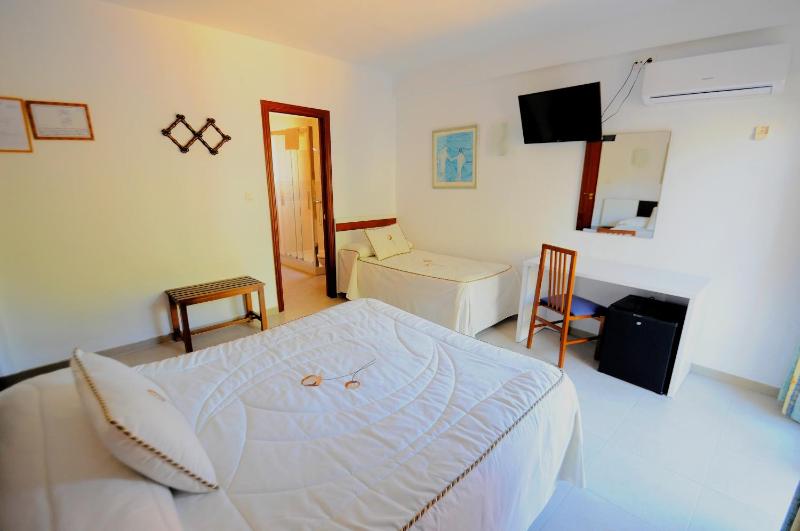 Superior Triple Room image 3