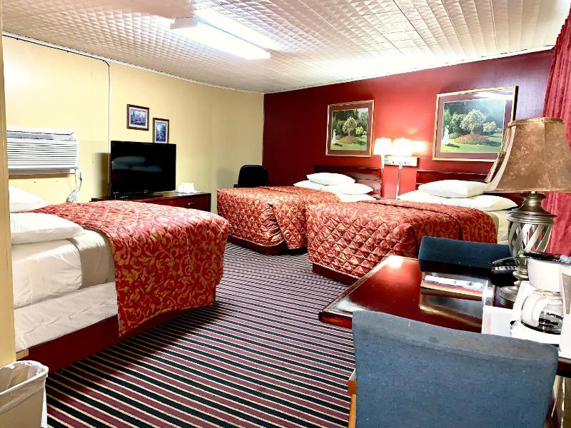 Triple Room with Three Double Beds - Non Smoking image 4