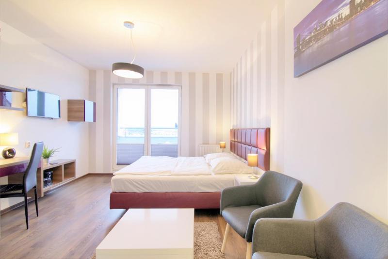 Junior Suite with Balcony image 1