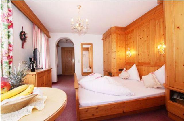 Double Room image 2