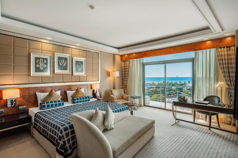 Presidential Suite with Two Ways Airport Transfer image 1
