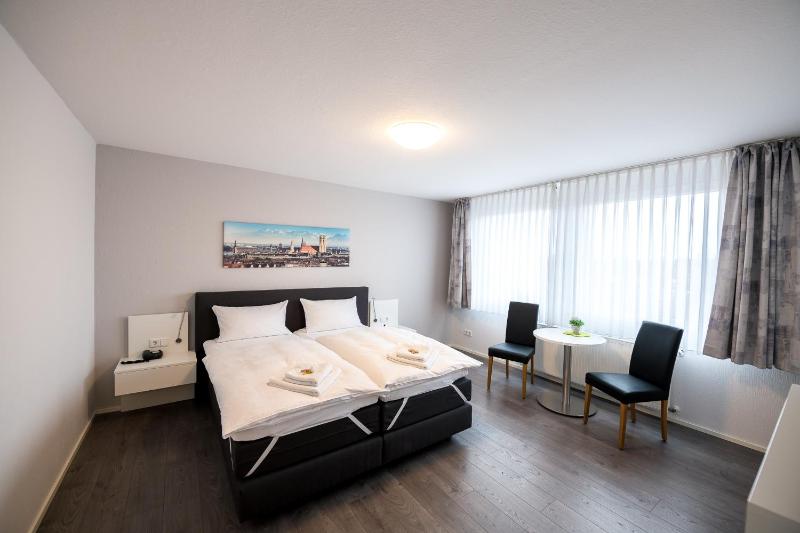 Double Room with Private Bathroom image 1