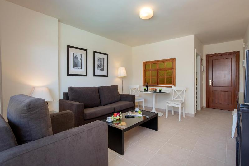 Apartamentos Nucleo Cristal - image 9
