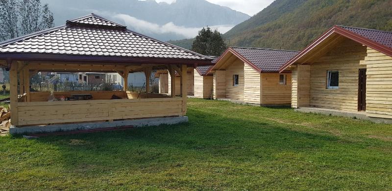 Chalet image 2