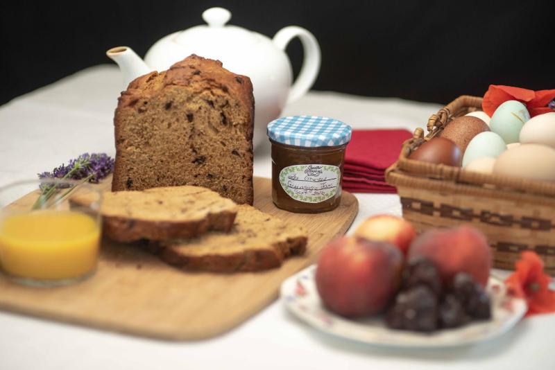 Double Room with Bath image 1