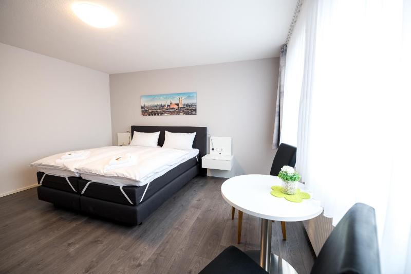 Double Room with Private Bathroom image 3