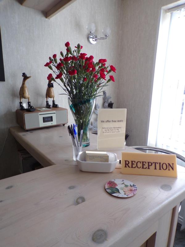 Stoneleigh Hotel - image 30