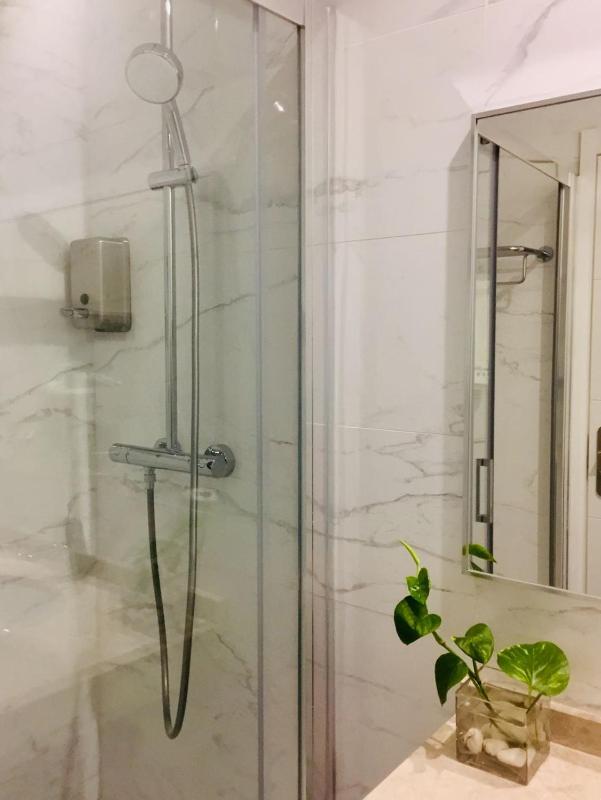 Double Room with Private Bathroom image 4