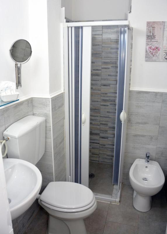 Large Double Room image 2