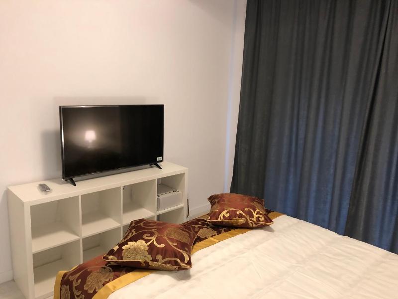 One-Bedroom Apartment image 4