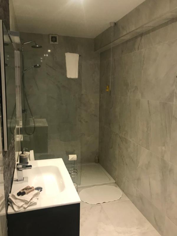 Deluxe Double Room with Sea View image 4