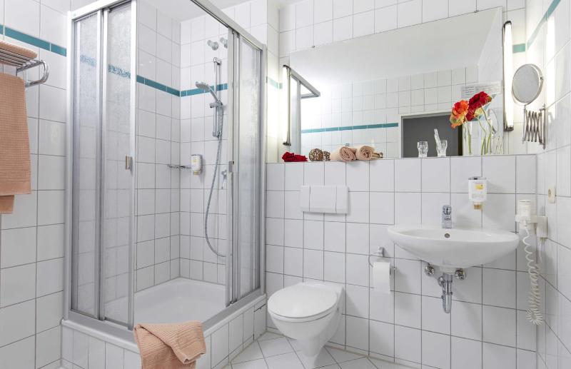 Essential Single Room image 2