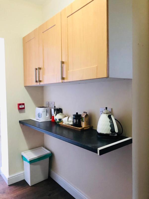 One-Bedroom Apartment image 4