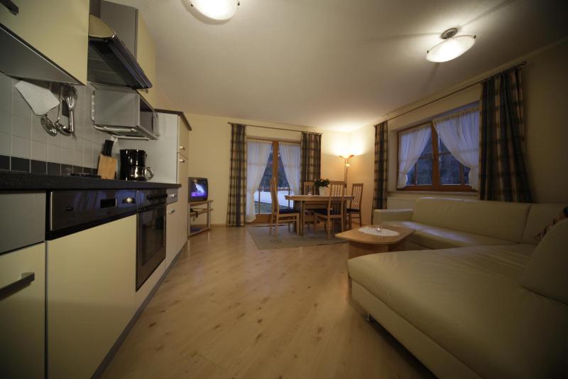 Superior One-Bedroom Apartment image 2