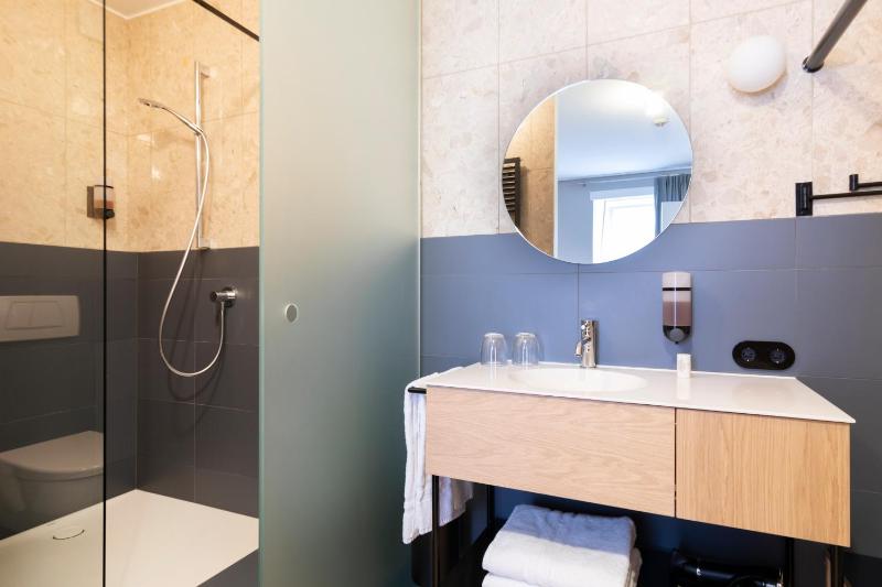 Double Room image 2