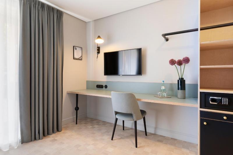 Superior Double Room image 4