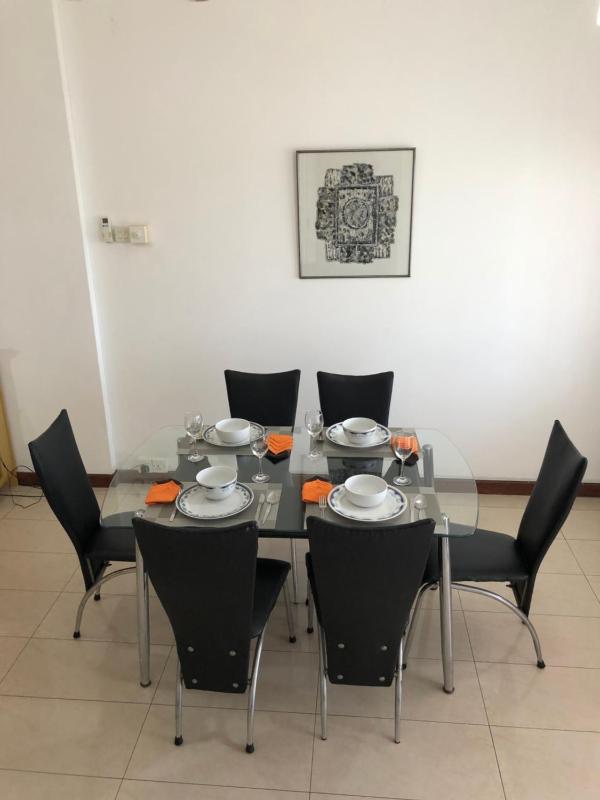 Spacious Apartment with Panoramic Views in Colombo City - image 16