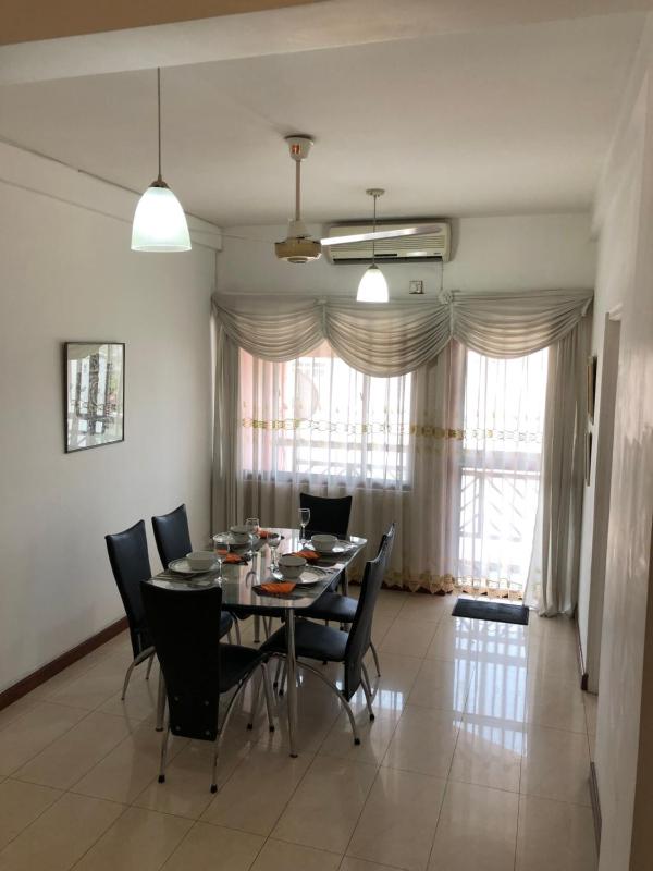 Spacious Apartment with Panoramic Views in Colombo City - image 2