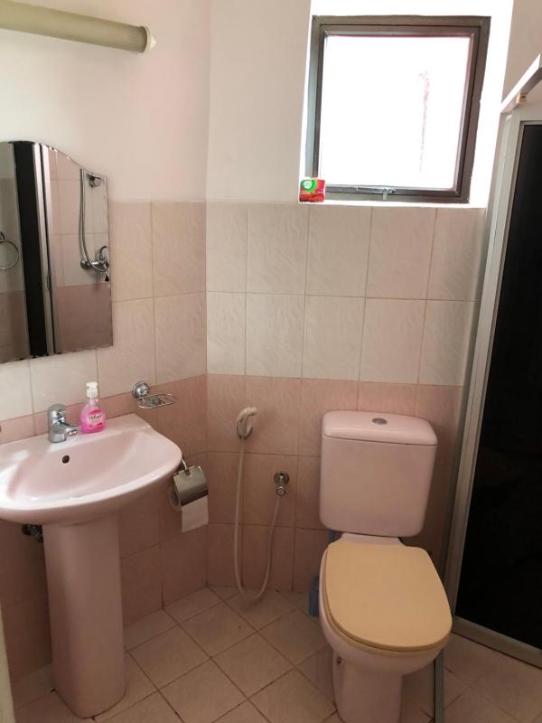 Spacious Apartment with Panoramic Views in Colombo City - image 11