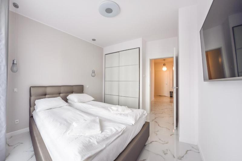 Luxury Long Island Suite - image 7